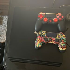 Ps4 for sell two custom controllers Georgia only cash or cashapp
